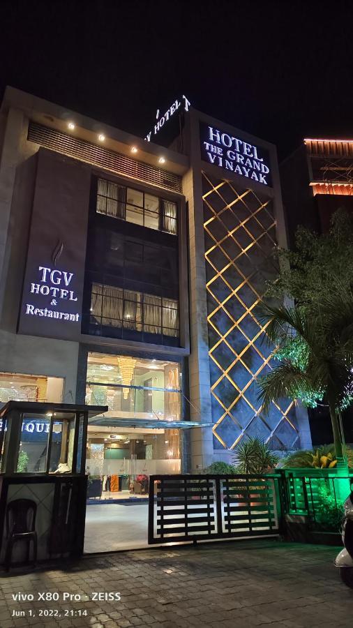 Tgv Hotel Ахмедабад Экстерьер фото