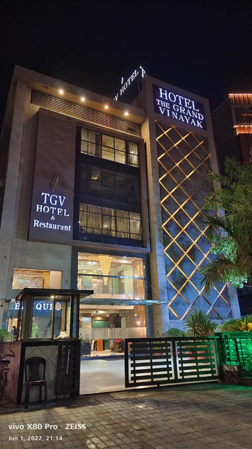 Tgv Hotel Ахмедабад Экстерьер фото